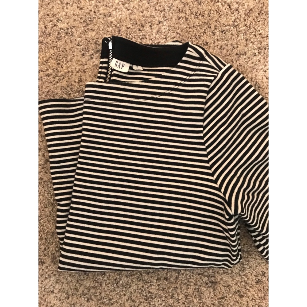 Gap Boatneck Boxy Sweater Tee